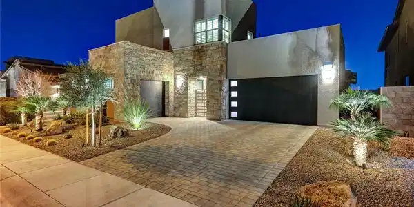6800 Equinox Cliff Street
