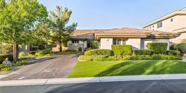 18 Moraine Drive