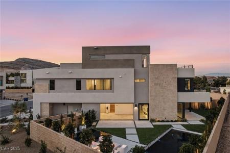 4022 Heron Fairway Drive