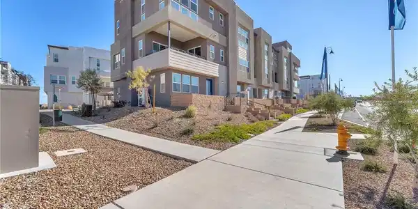 2503 Cracked Stone Street