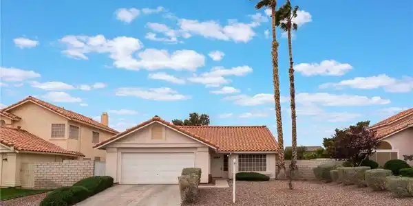 1335 Heather Oaks Way