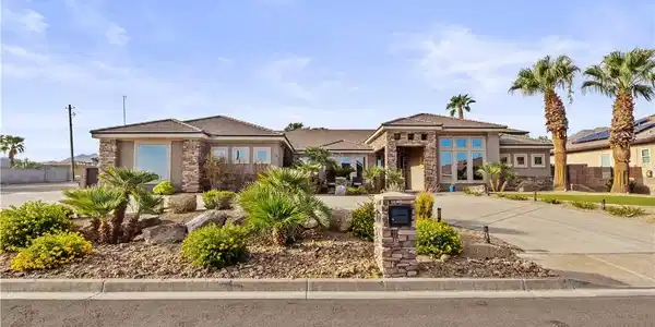 Image 2: Beautiful home with circular driveway