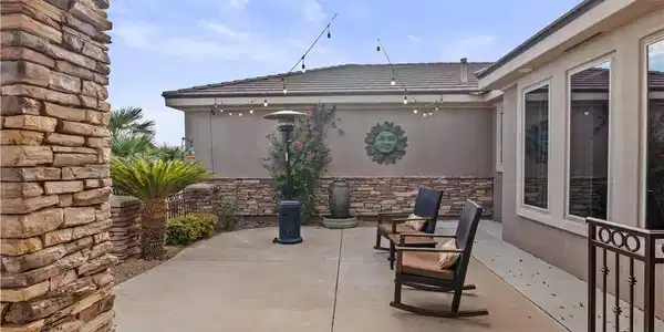 Image 3: Courtyard with stack stone accents