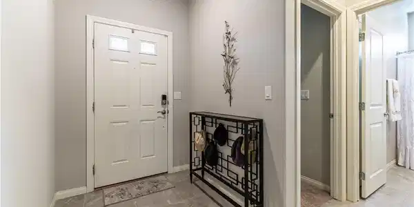 Image 3: Foyer