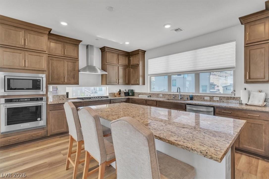 Image 2: Kitchen