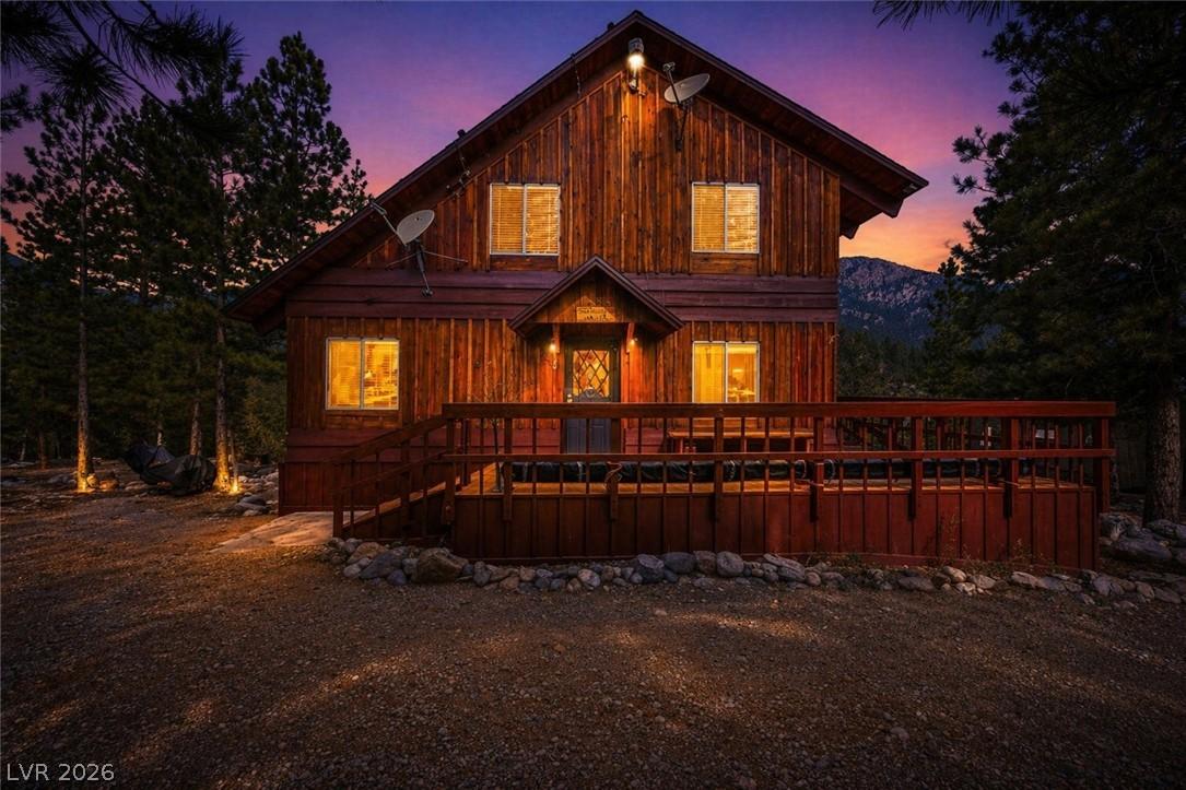 Image 1: Enjoy timeless charm in this vintage cabin with au
