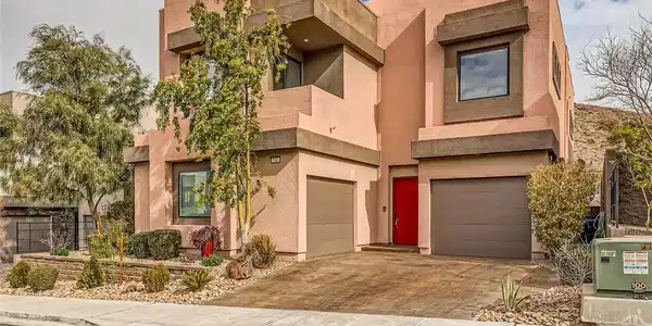 284 Crimson Edge Street