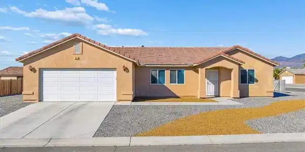 690 Lampshire Lane