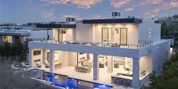 8 Sun Glow Lane