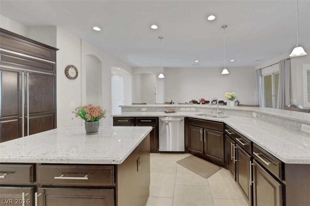 Image 4: Culinary delights await in this chef's kitchen, fe