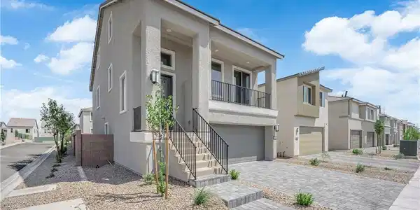 5822 Aurora Gale Court