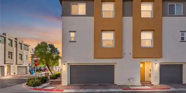 Image 4: Modern multi-level exterior architecture features