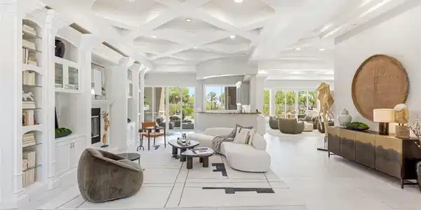 Image 4: Entertain guests in the expansive living room, fea