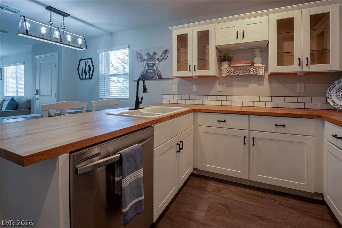 Image 3: Culinary aspirations come alive in this kitchen fe