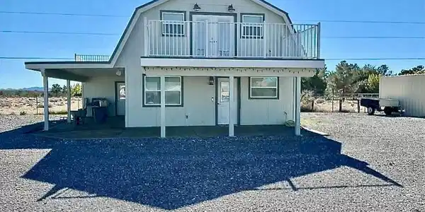 5261 E Kellogg Road