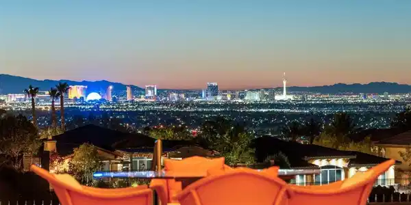 Image 4: Strip views!!!