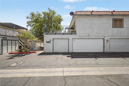 929 Willow Tree Drive