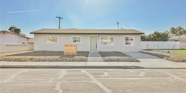 2121 Lawry Avenue