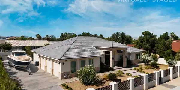 Image 2: Elegant curb appeal defines this property with its