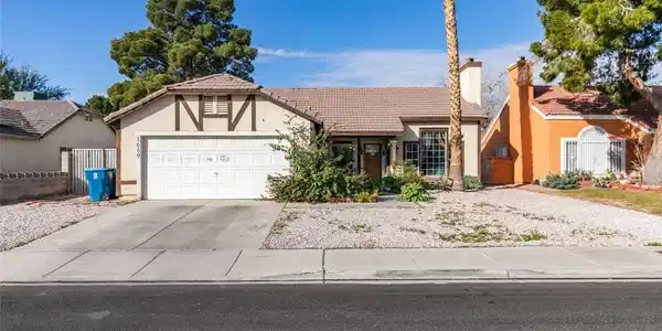 1689 Foxglove Drive