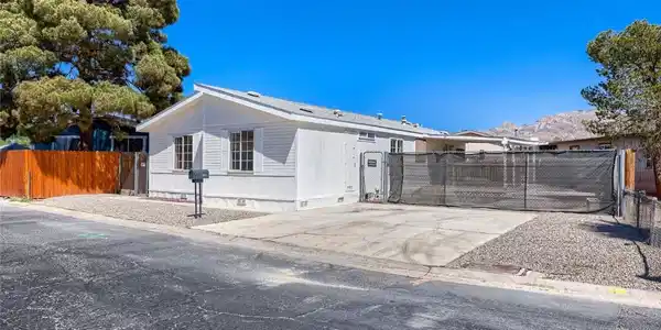 Image 4: A classic exterior architecture features a concret