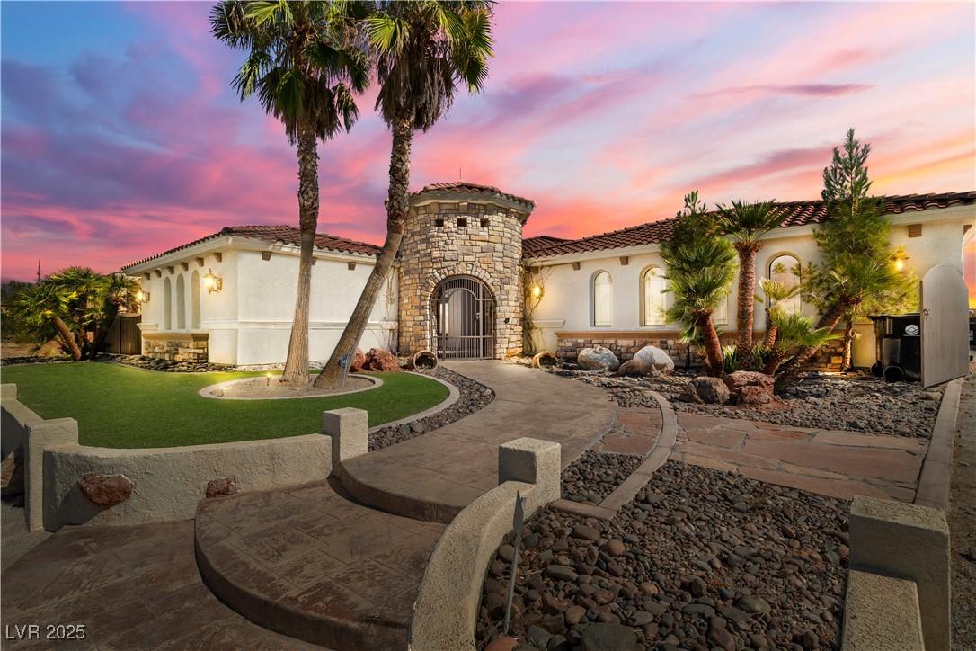 Image 2: Grand Entrance.