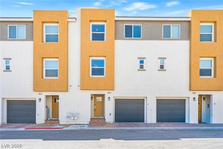 10083 Vibrant Moon Avenue