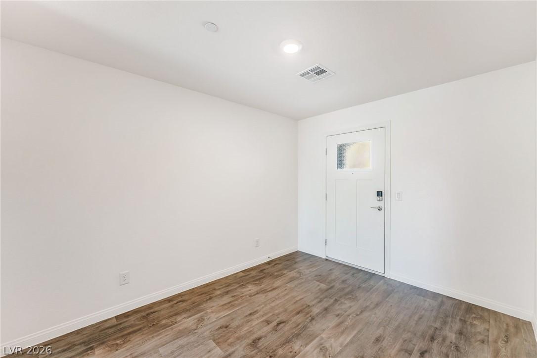 Image 4: 1st Level: Entry Door