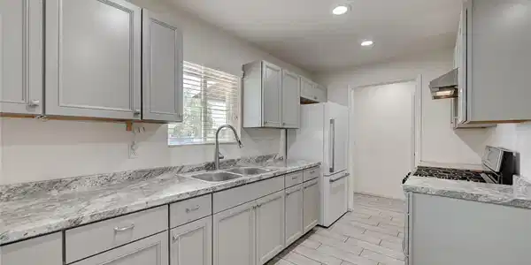 Image 3: New Countertops and Cabinets