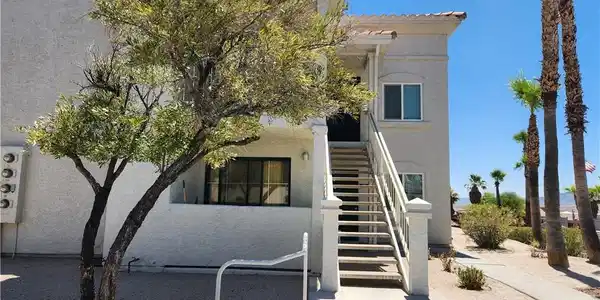 1904 Las Palmas Lane