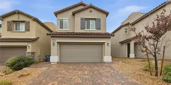 8243 Nebula Cloud Avenue