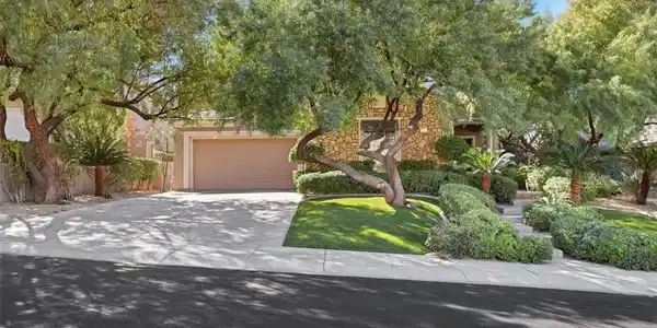 15 Oro Valley Drive