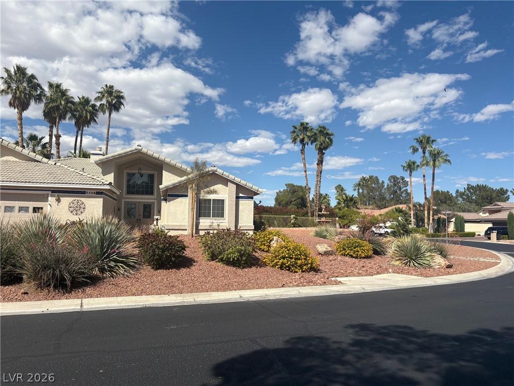 Image 3: ~HUGE CORNER LOT WITH ALMOST 14,000 SQ FT.~SO MUCH