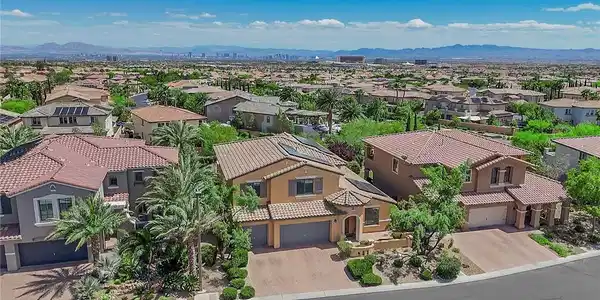 608 Highland Bluff Way