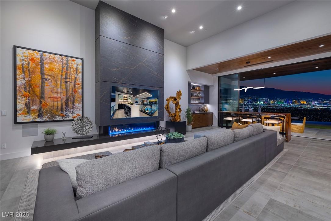 Image 3: Residence 2 Model Great Room