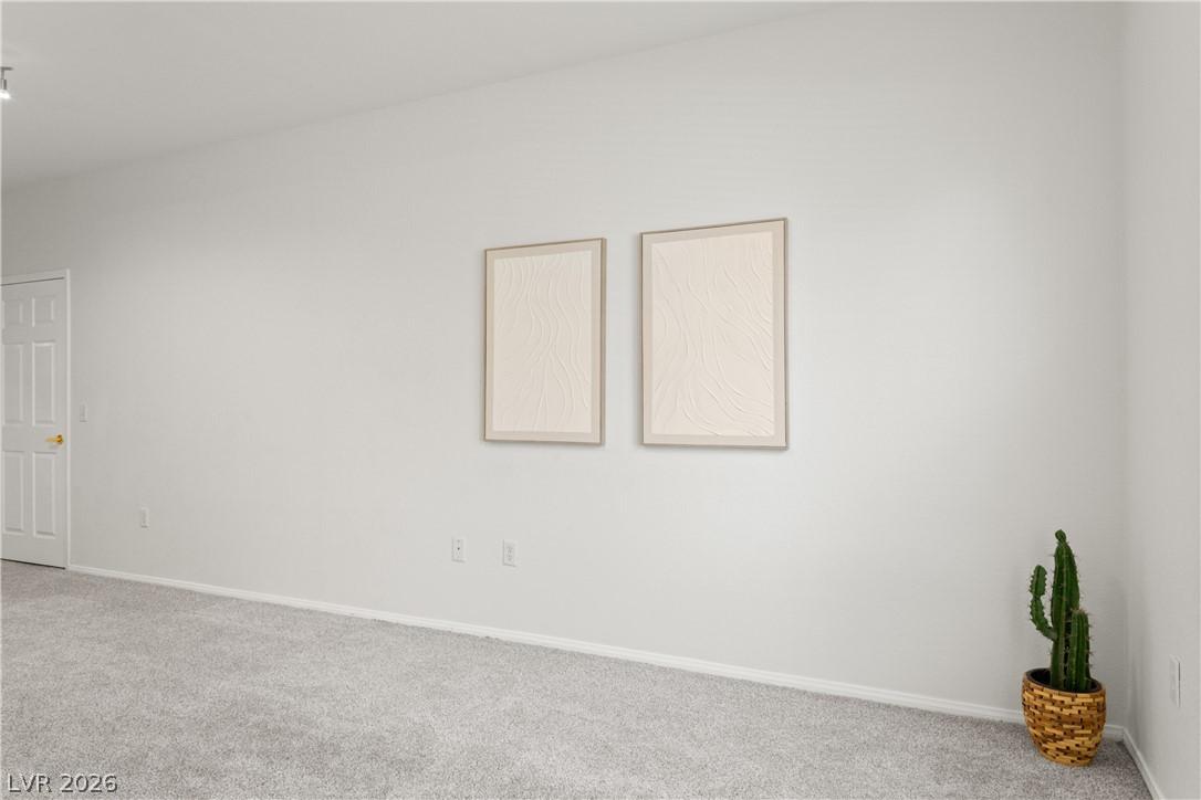 Image 4: An inviting room offering a neutral canvas for per