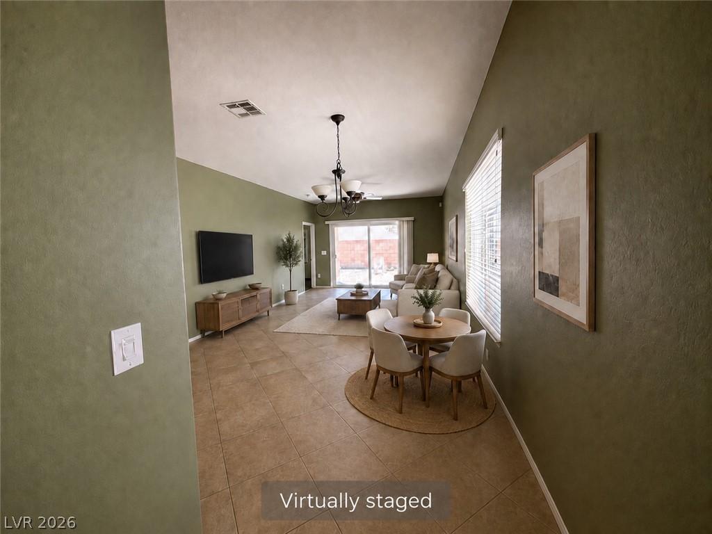 Image 2: A fluid layout seamlessly connects the dining area