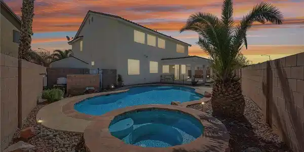 977 Courtney Valley Street