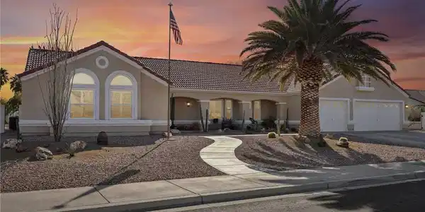 1602 Broadmoor Circle