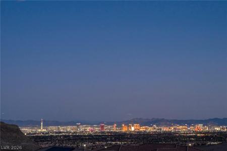 4564 Amazing View Street