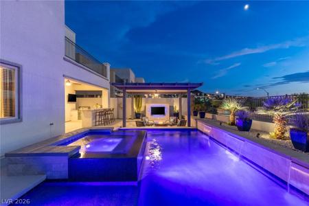 743 Glowing Horizon Street