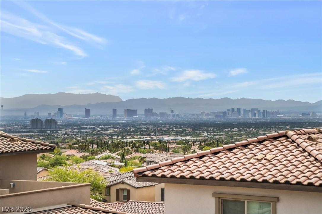 Image 2: Panoramic views sweep across the valley, showcasin