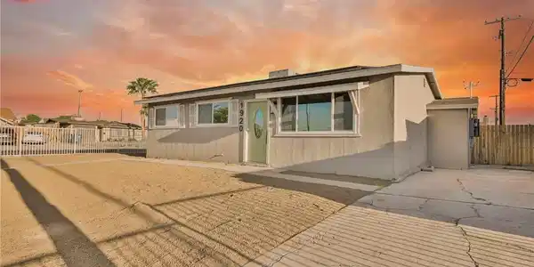 1920 W Nelson Avenue