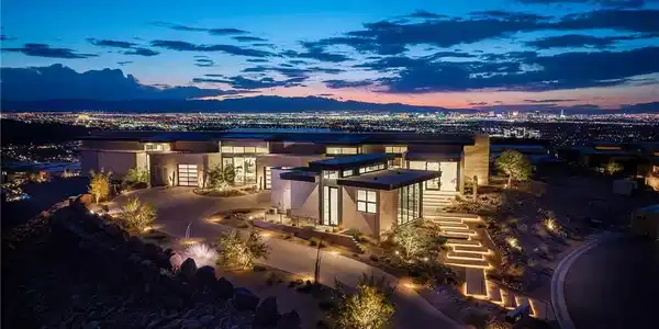 712 Dragon Peak Drive