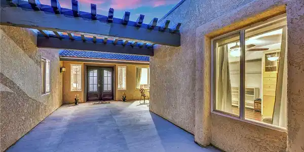 Image 3: UNOBSTRUCTED STRIP & VALLEY VIEWS!