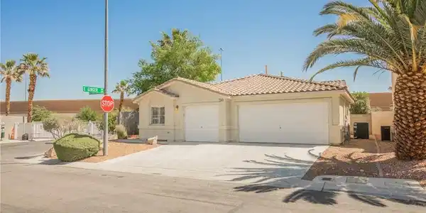 7754 Pink Ginger Street