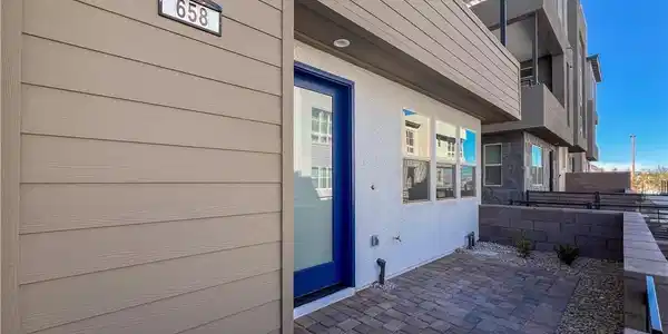 658 Agate Bridge Street