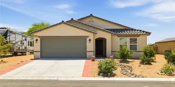 3813 E Gunnison Avenue