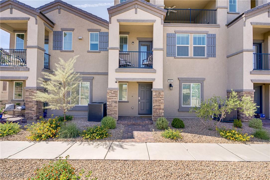 Image 2: 3 story townhome