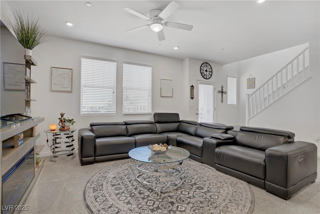 Image 4: Open living room to kitchen